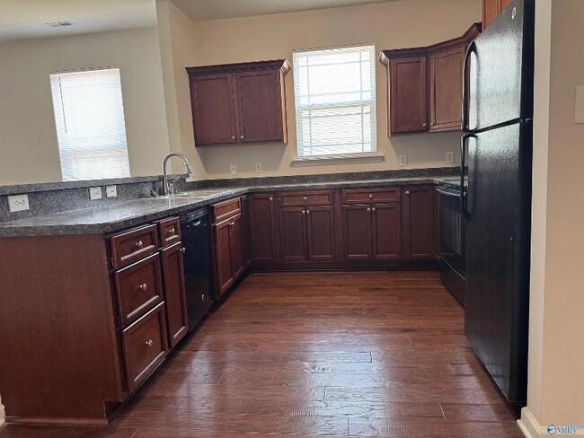 Photo - 411 Prom Dr SW