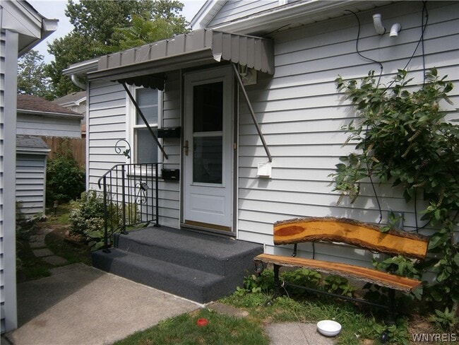 6 Maple St