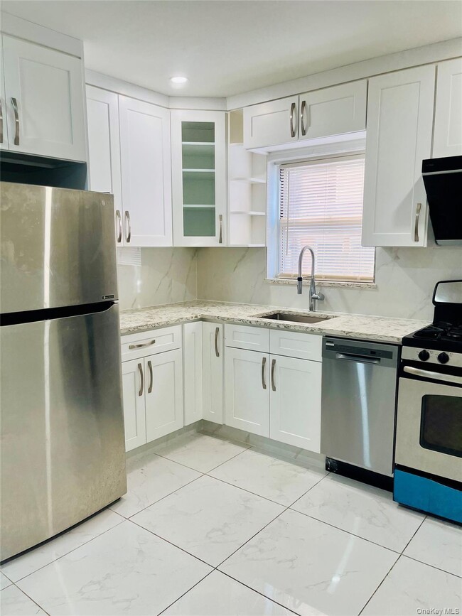 Photo - 15-42-42 Utopia Pkwy