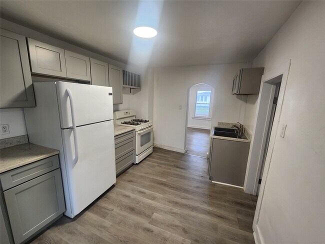 Photo - 28 Mather St