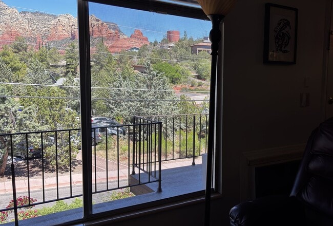 Photo - APARTMENT: APPLE TREE SQUARE APARTMENTS-UPTOWN SEDONA