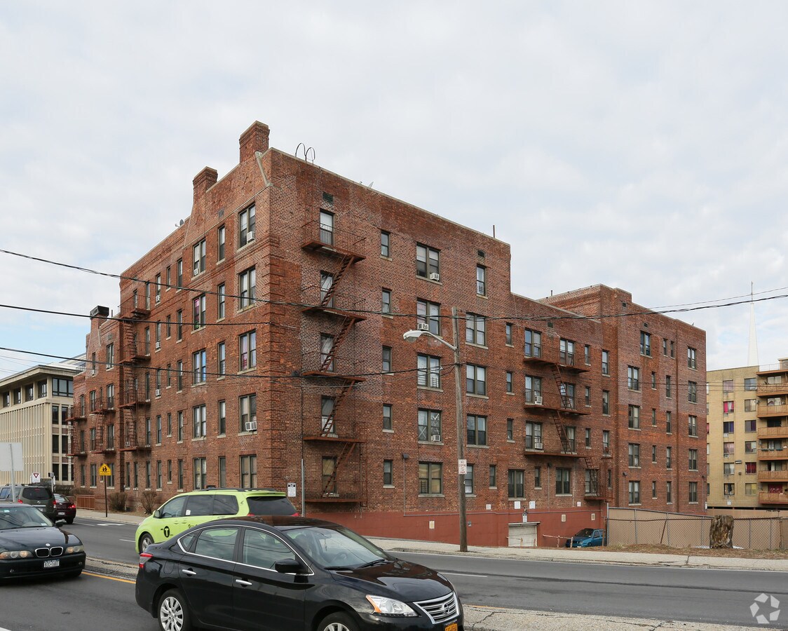 Photo - 10 Washington St Apartments