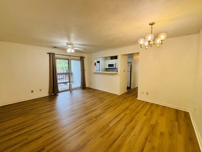 Photo - 403 Berryfield Ln