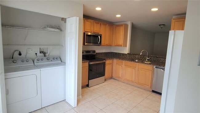 Photo - 5923 Manchester Way