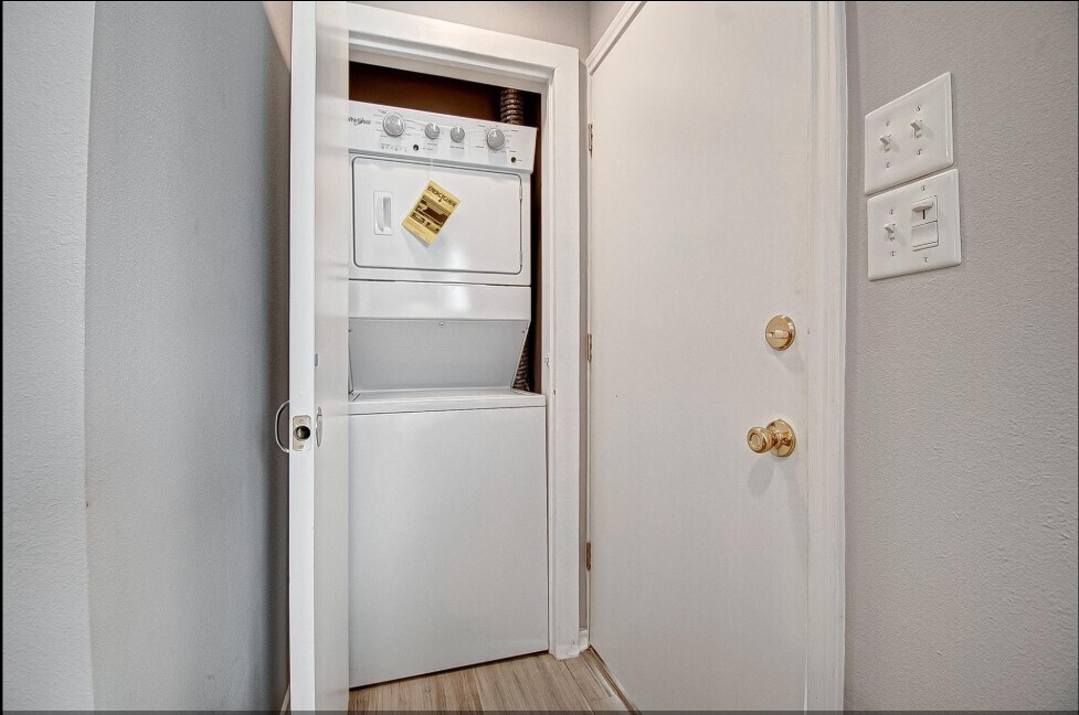 Photo - 1903 Commonwealth St Unit 17