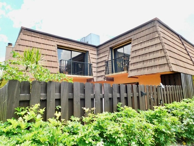 Photo - 4155 Turnberry Cir Townhome