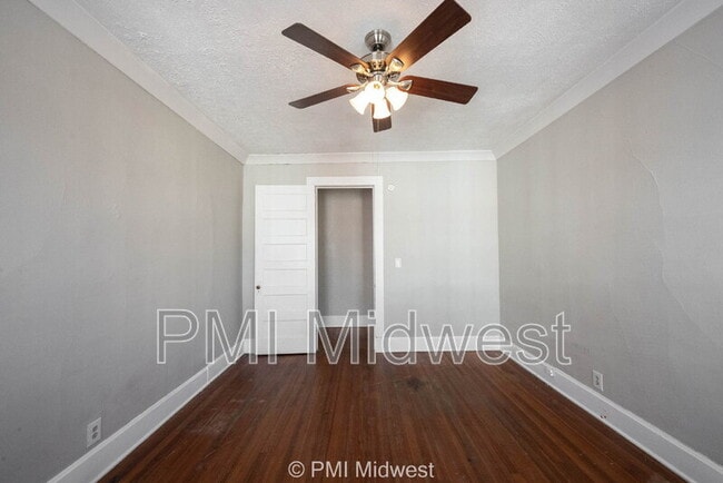 Photo - 125 E 17th St Unit Apt 2