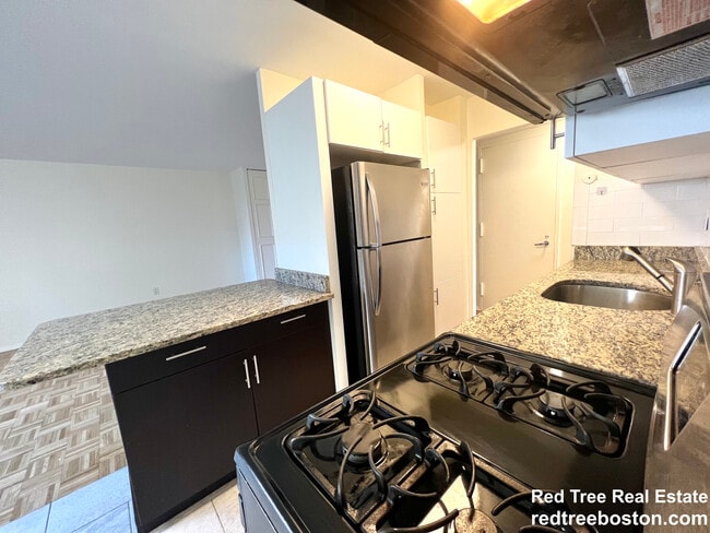 175 Freeman St Unit 620