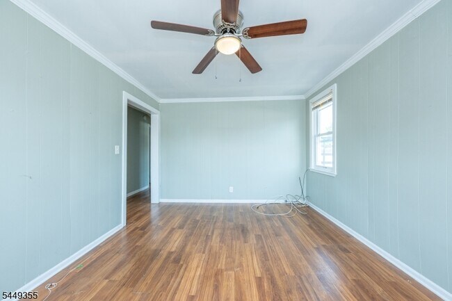 106 Broughton Ave
