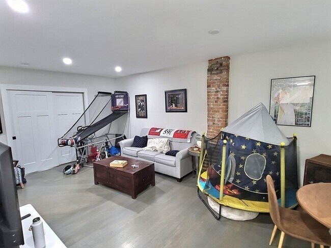 Photo - 54 Telegraph St Unit 54 Telegraph St.