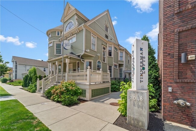 Building Photo - 2048 Fulton Rd Unit 207