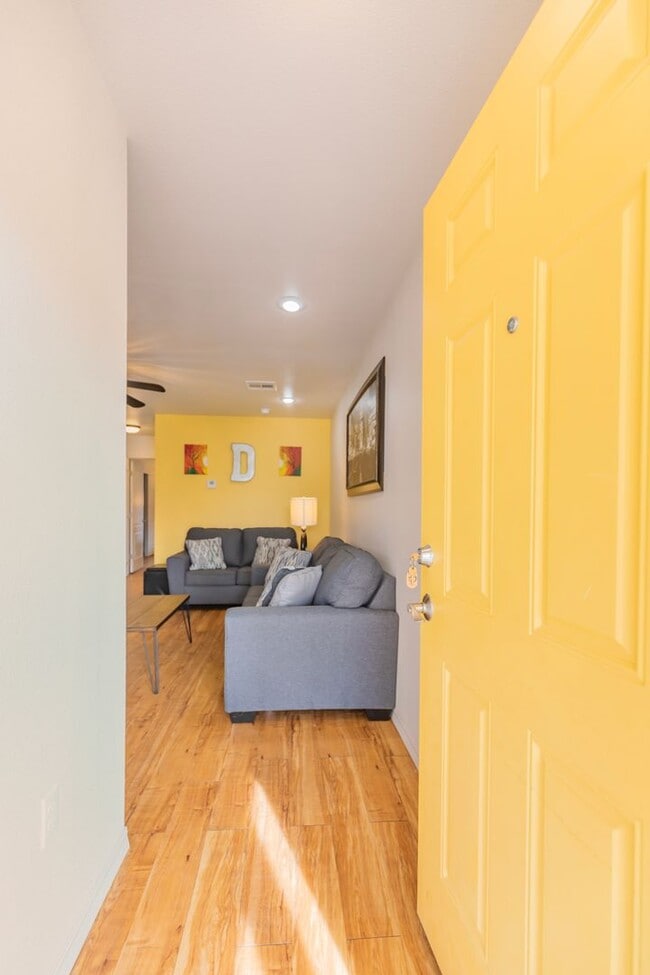 Photo - 800 Sherwood Dr Unit D