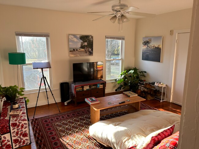 Photo - 3005 Huntingdon Ave Unit Apt 4