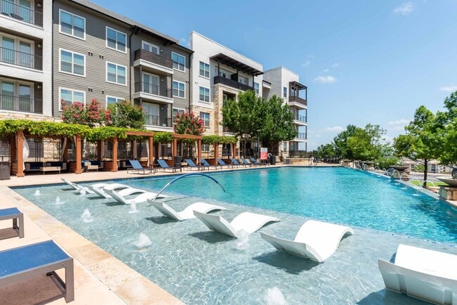 Building Photo - Henley at the RIM Rental