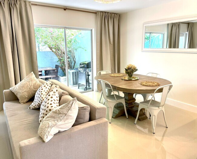 Photo - 798 Crandon Blvd Townhome