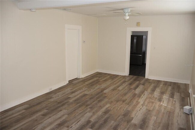 Photo - 1919 W Union St