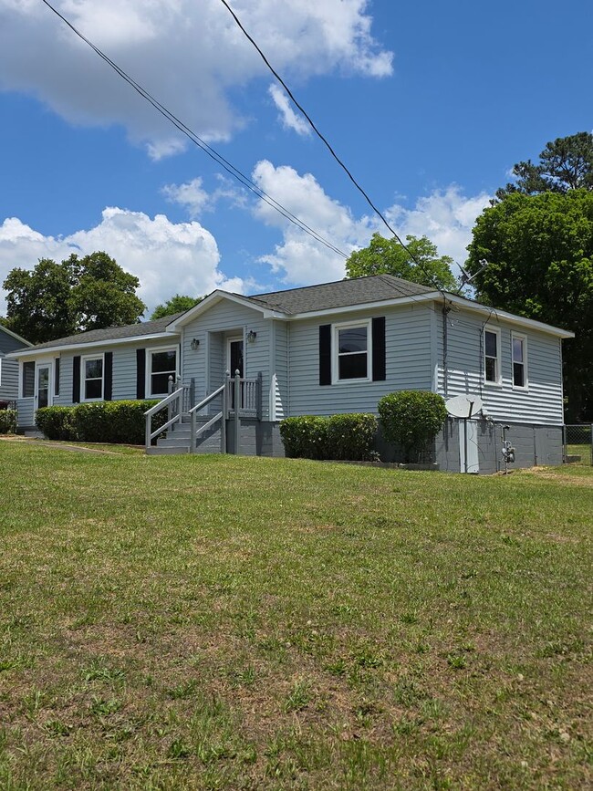 Photo - 3 Bedroom, 1 Bathroom Rental