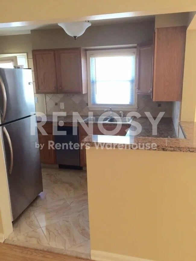 Photo - 2108 Grand Ave S
