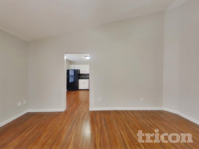 Photo - 284 Woodfield Dr