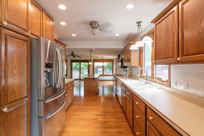 Photo - 2406 Wood St