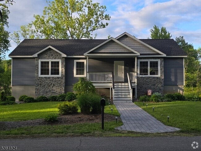 Building Photo - 5 Mountain Rd Unit 1 Rental