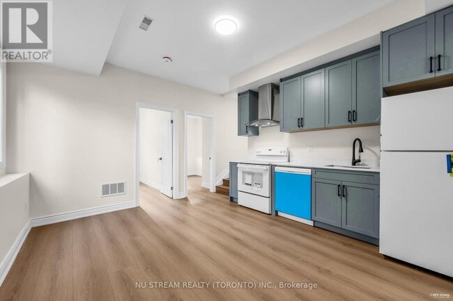 Photo - 25 Devondale Ave