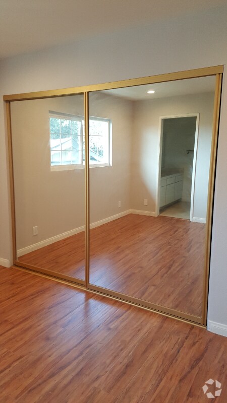 Building Photo - 1712 Pepper St Unit APT B