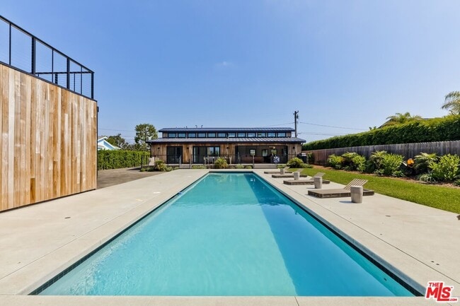 Building Photo - 6711 Wandermere Rd