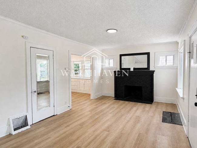 Photo - 1203 N Main St