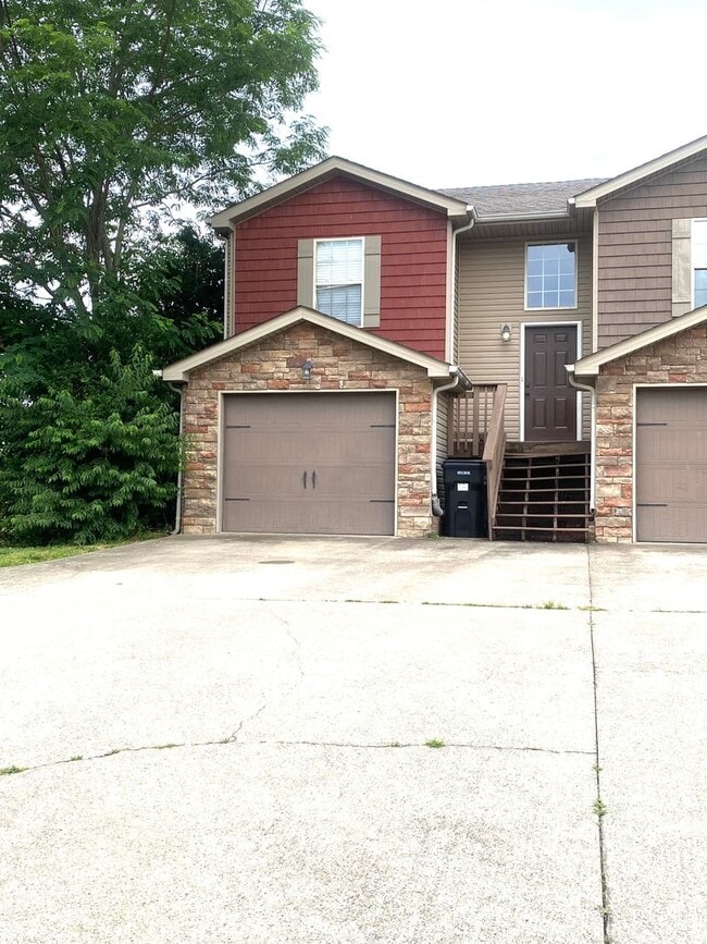 Building Photo - 1728 Thistlewood Dr Unit A
