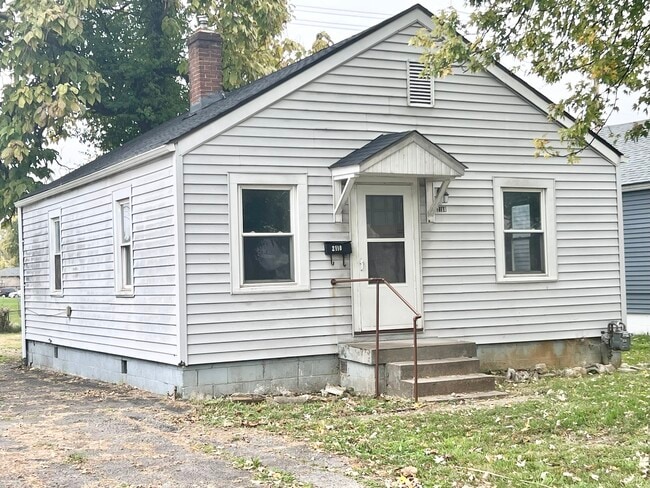 Photo - 2110 Ratcliffe Ave