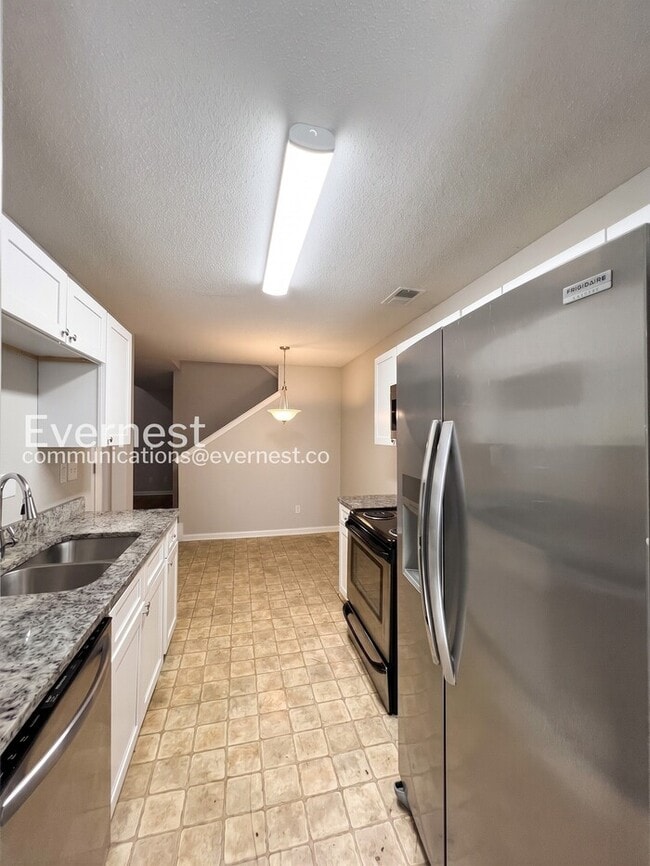 Photo - Charming 3-Bedroom Townhouse in Prime Horn Lake Location / Pet-Friendly / Available Now!