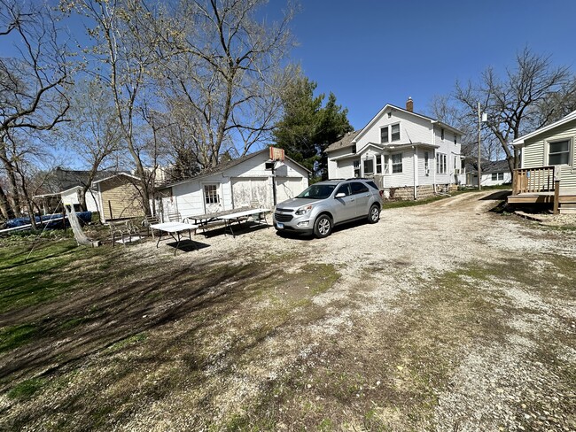 Photo - 205 E Phoenix Ave