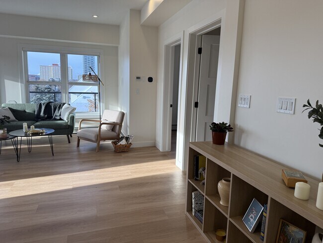 Photo - 8615-8108 108 St NW Unit 607