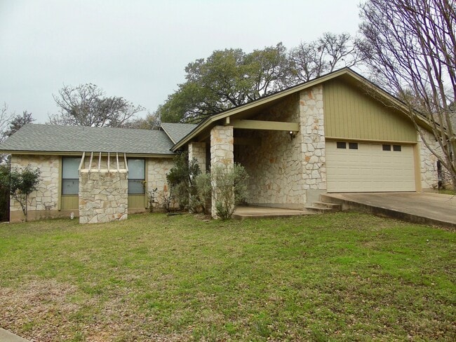 Updated 1 story in Northwest Hills - Updated 1 story in Northwest Hills House