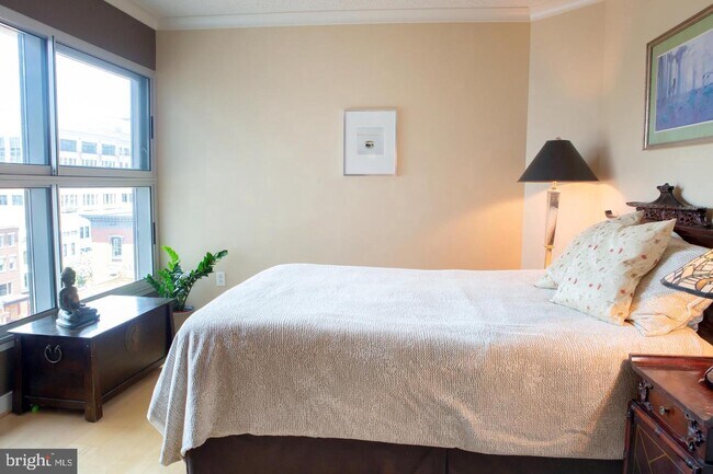 Bed - 777 7th St NW Unit 632