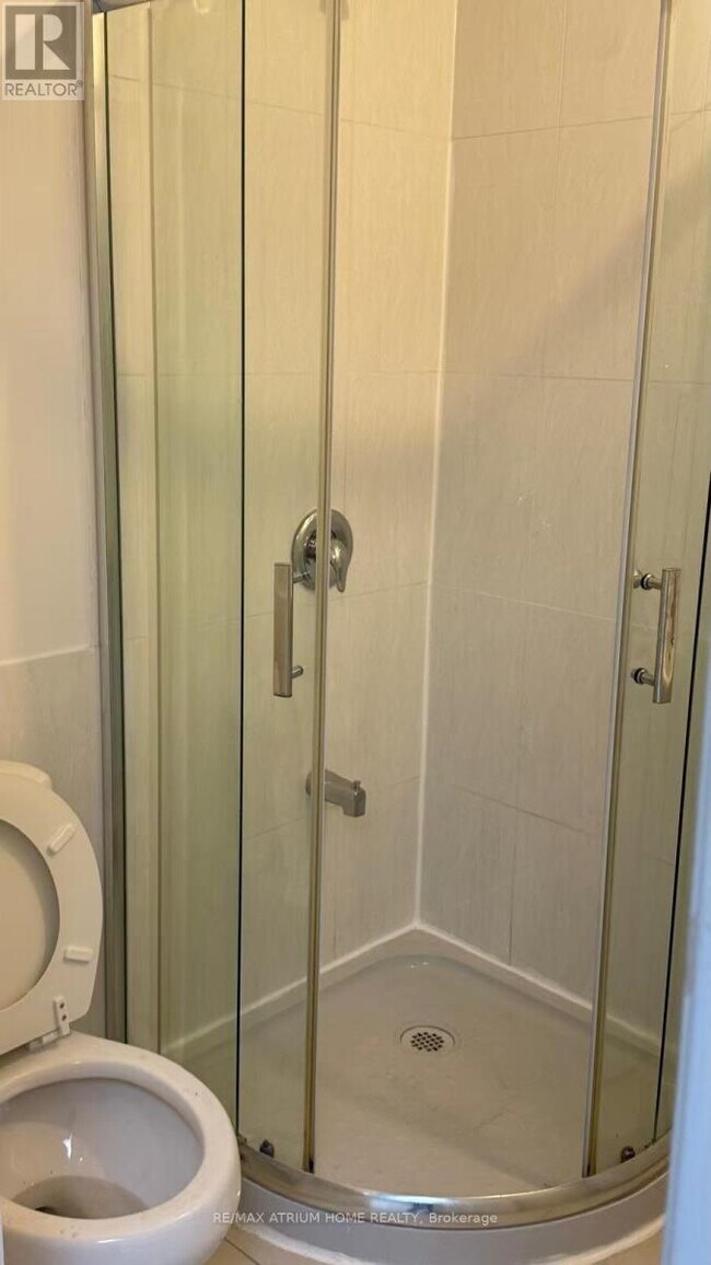 Photo - 413 Spadina Ave.