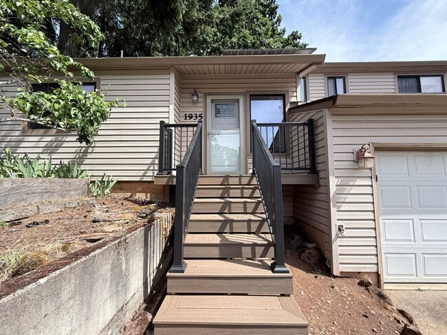Photo - Beautiful 4 Bed, 2 Bath Single Family Home 2 Attached Car Garage and Laundry In Unit!