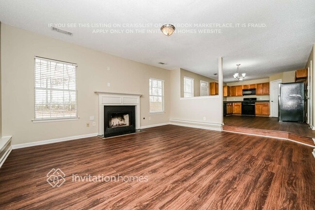 Photo - 363 Ermines Way