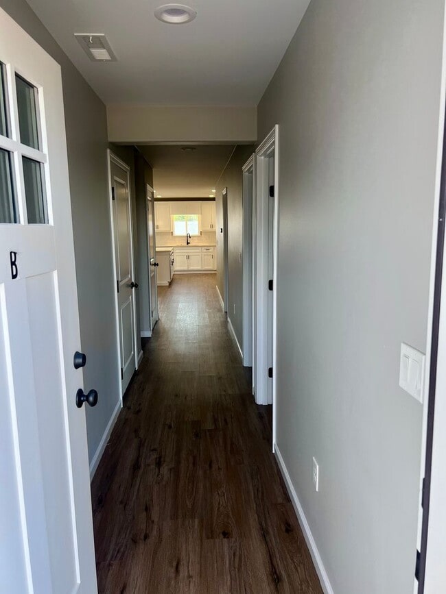 Photo - 113 Grant Dr Unit #B