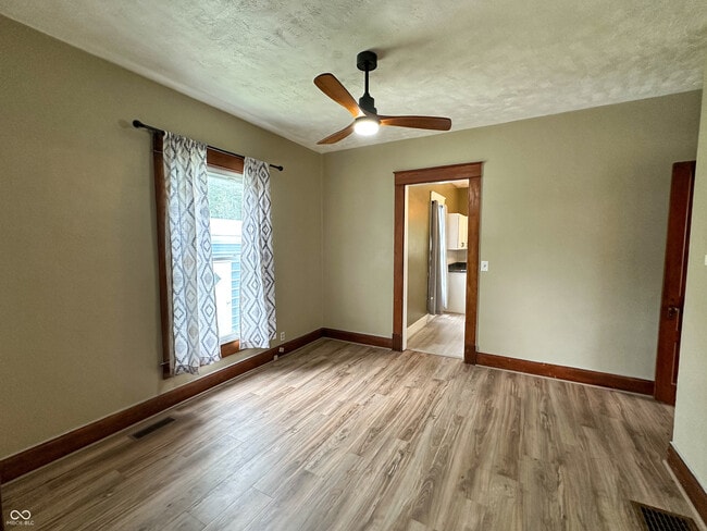 Photo - 408 W Walnut St