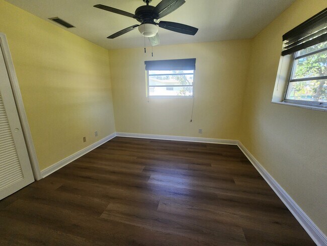 Photo - 1000 Renmar Dr