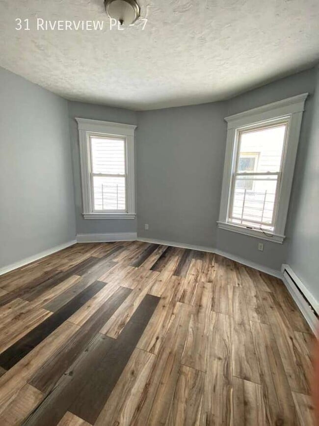 Photo - 31 Riverview Pl Unit 7