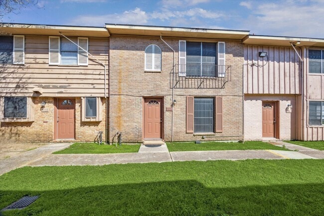 Building Photo - 3006 Falk Ct Unit 3006 Rental