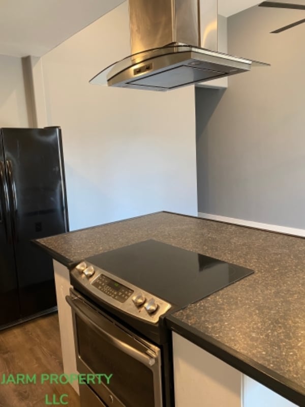 Photo - 2211 King St