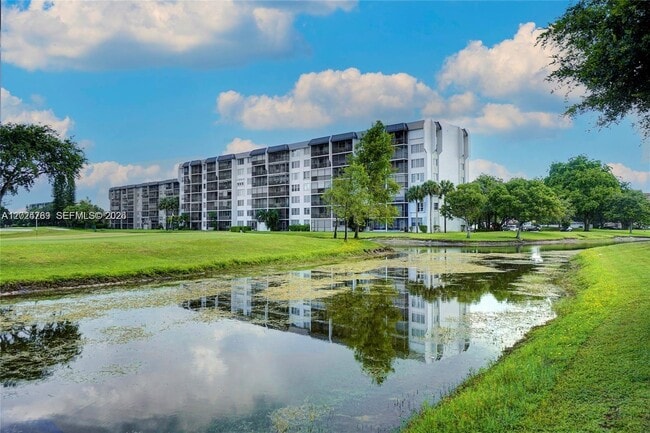 Building Photo - 3100 W Rolling Hills Cir Unit 403