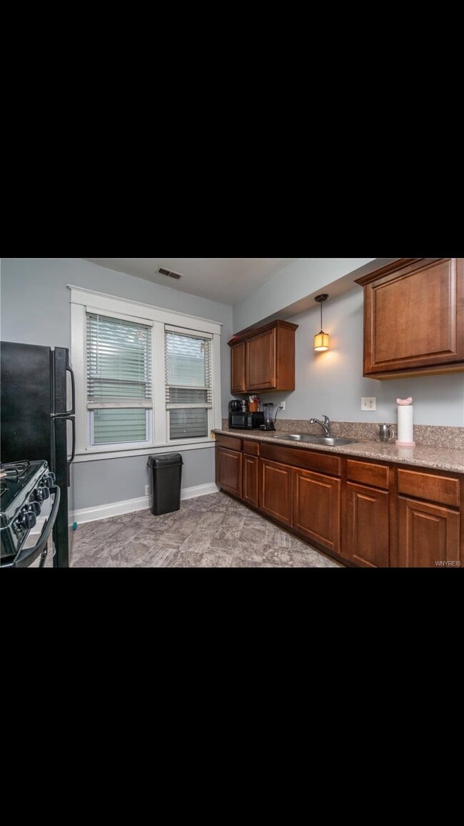 Photo - 118 Whitney Pl Unit 118 Whitney Place upper