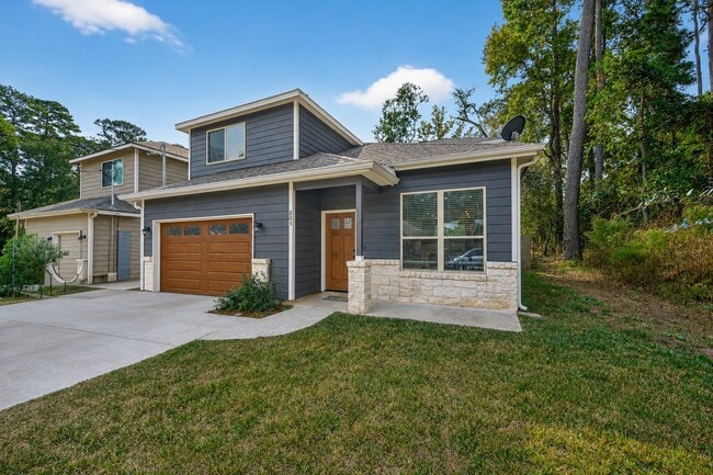 Building Photo - 804 Pearl River