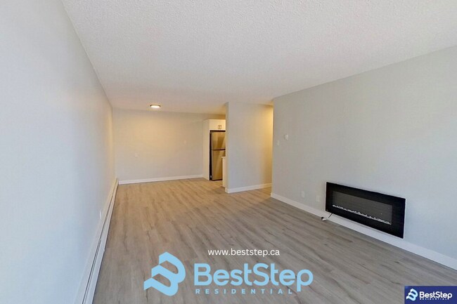 Photo - 10837-10117 117 St NW Unit 401
