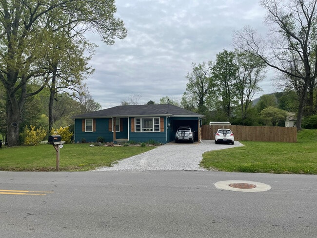 Photo - 404 Isbill Rd